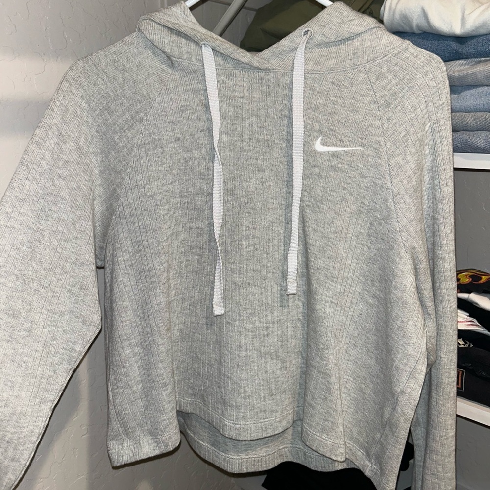 Gray Nike semi cropped pullover hoodie!